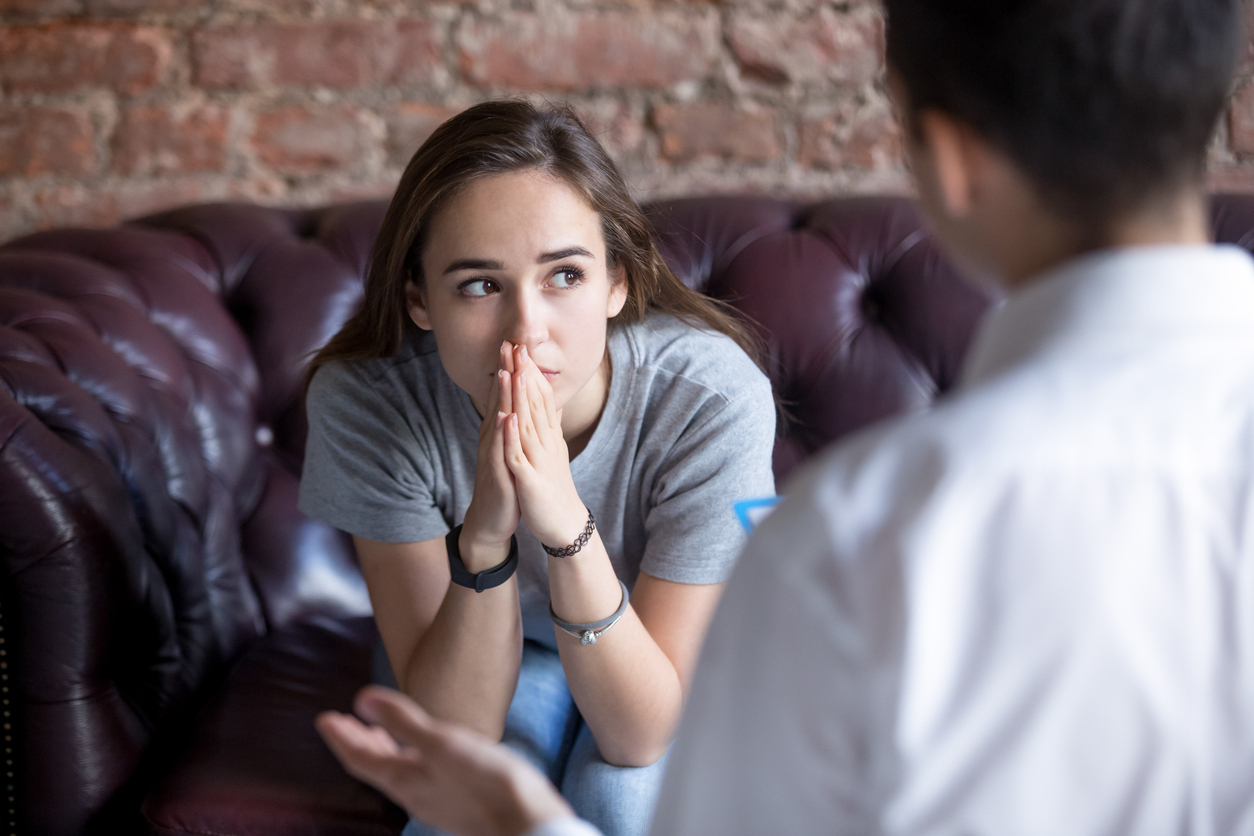 teen daughter receiving counseling